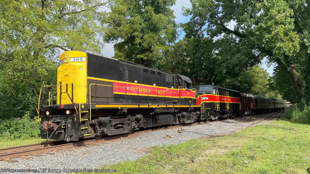 CVSR 365 leads at Bath Rd.